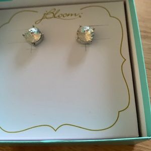 Diamond like earrings